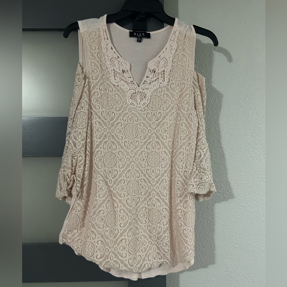 Light pink lace quarter length open shoulder bell sleeve